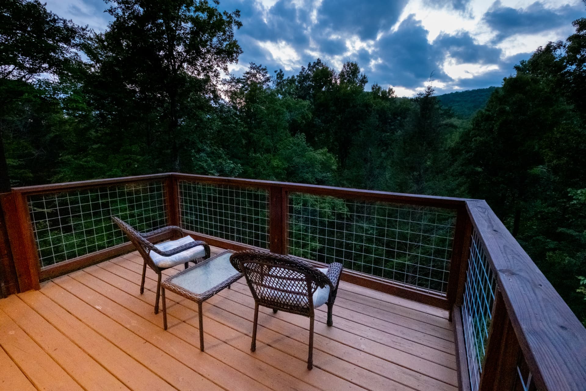 Upper-Level Deck & Treetop Views